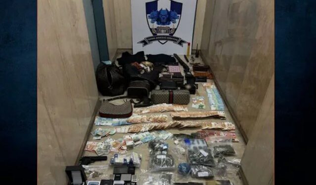 Shkatërrohen 6 banda kriminale në Greqi, arrestohen 50 persona, përfshirë një shqiptar