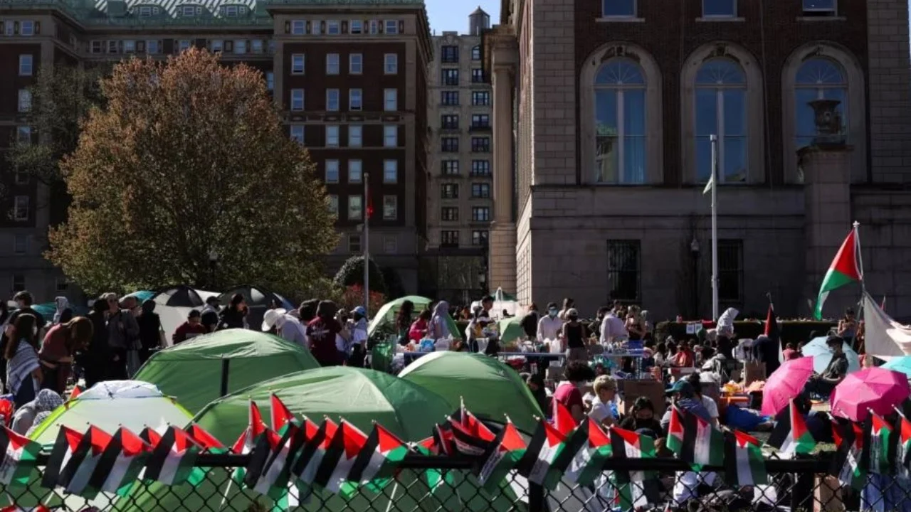 Universitetet amerikane protestë në mbështetje të palestinezëve! Mbyllin dyert e auditorëve