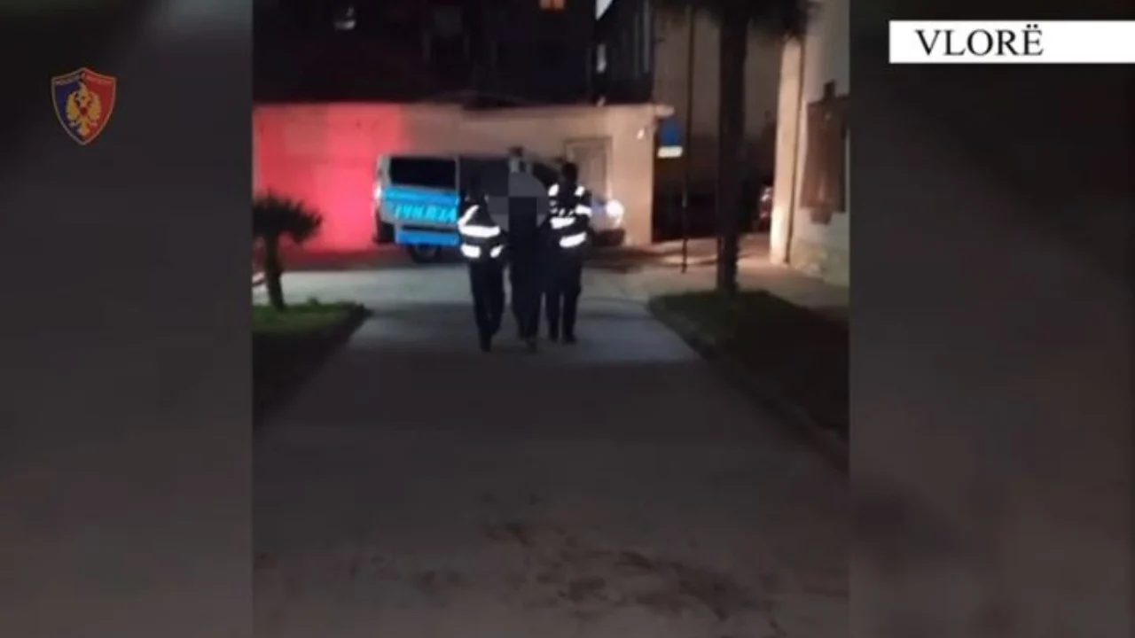 Përndiqte një 38-vjeçare dhe e kërcënonte se do i publikonte foto intime, arrestohet 21-vjeçari