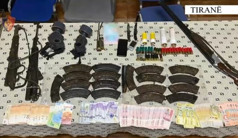 Kultivonin kanabis në pyll, arrestohen dy persona në Tiranë, në kërkim një i tretë