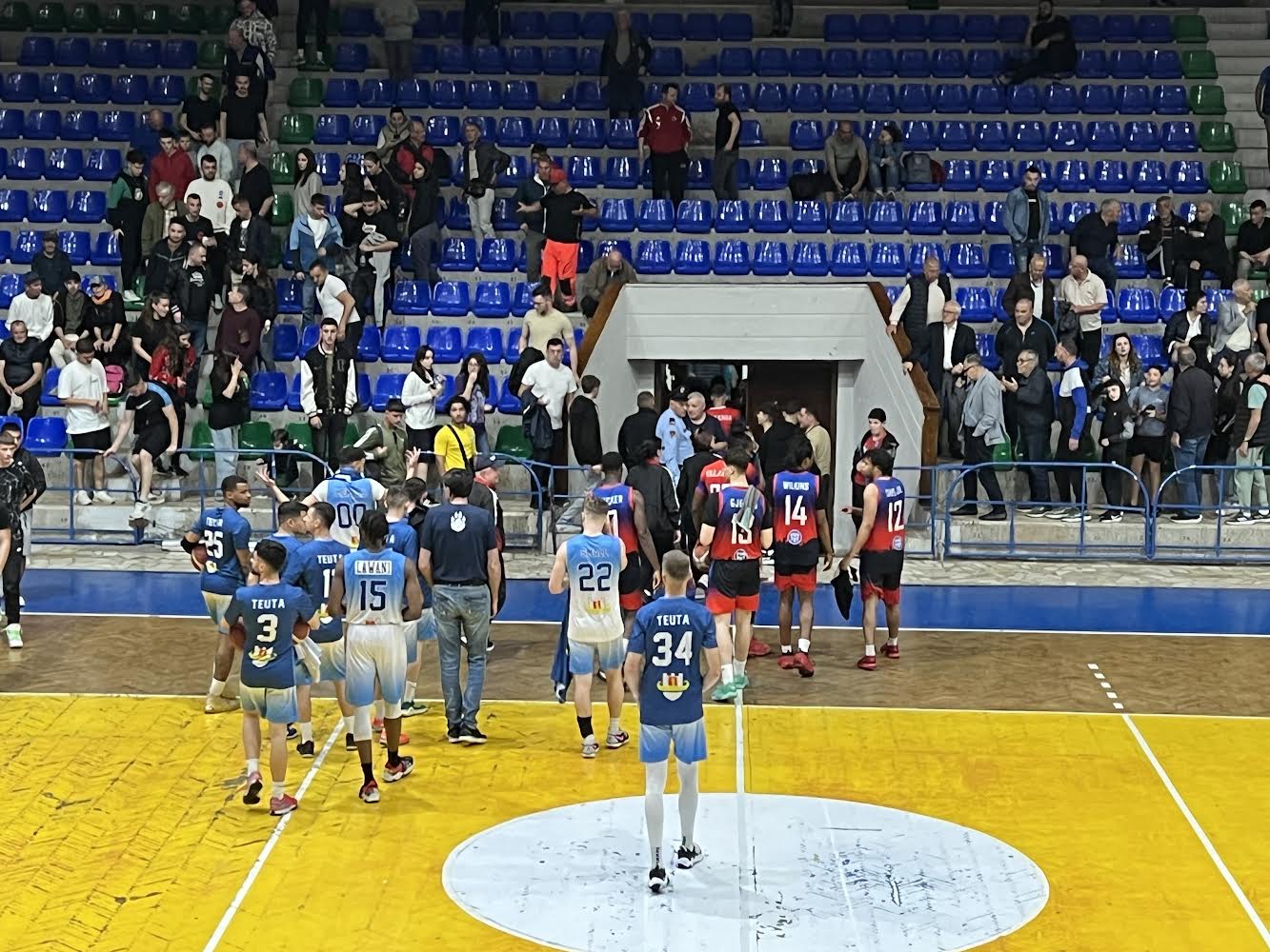 Anulohet ndeshja Teuta-Vllaznia, ekip shkodran tërhiqet nga loja prej sirenës së kohës