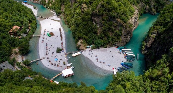 Rama publikon pamje nga Lumi i Shalës: Atraksion turistik për të cilin flasin të gjithë