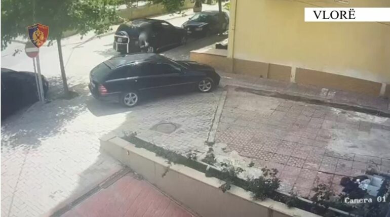 Vodhi para dhe sende personale në një makinë të parkuar, arrestohet 36-vjeçari 