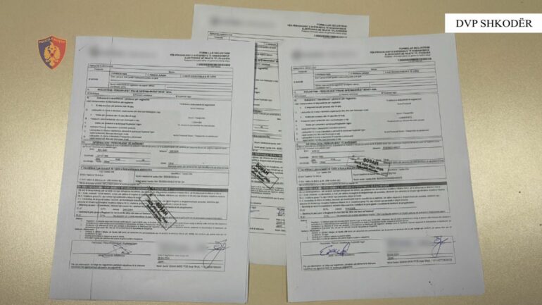  Shisnin pa autorizim dhe duke falsifikuar të dhënat e kartave SIM, e pësojnë dy persona