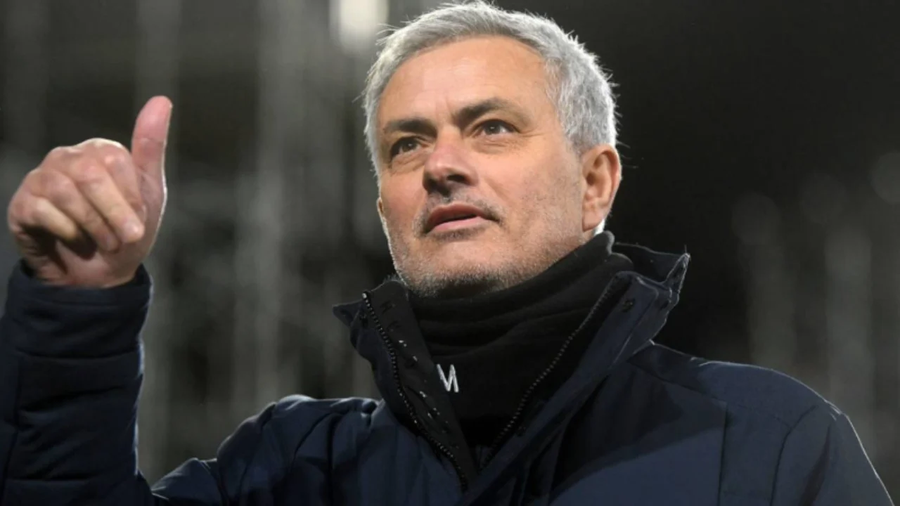 Klubi Fenerbahce fton Mourinhon:“Mou, hajde te ne dhe bli kë të duash! Kemi miliona pafund”