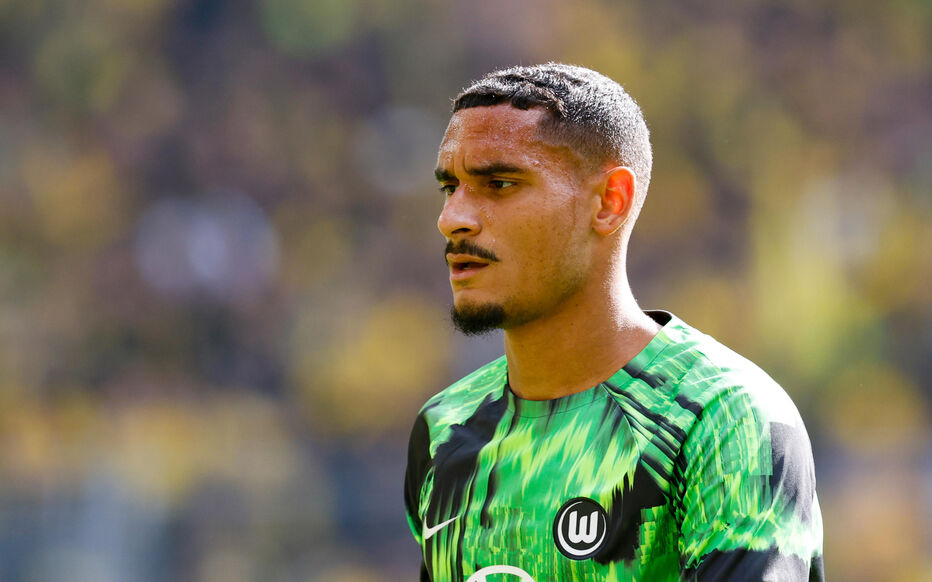 Milan piketon mbrojtësin e Wolfsburg