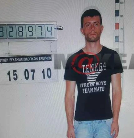 Vrau pronarin e një dyqani dhe u arratis nga makina e policisë, vritet në burgun grek shqiptari