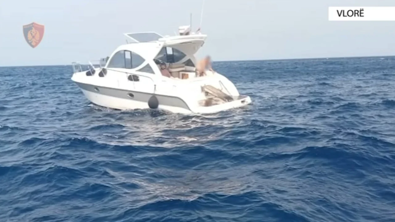 Mbetën të bllokuar në det, shpëtohen dy persona në Karaburun! Gjobitet drejtuesi i skafit