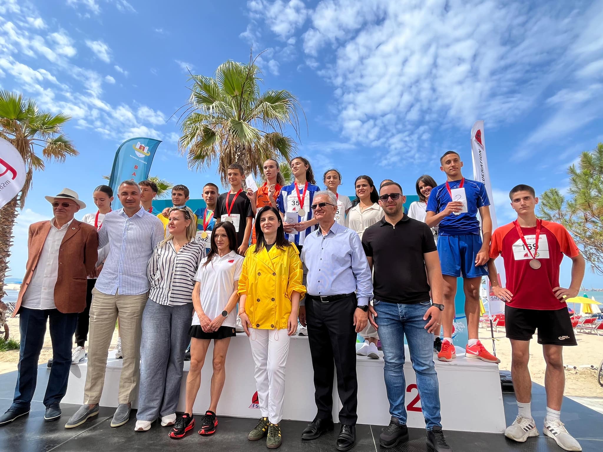 Zhvillohet “Durrës Marathon 2024”, 400 fëmijë sfidojnë njëri-tjetrin në shëtitoren e plazhit (VIDEO+FOTO)