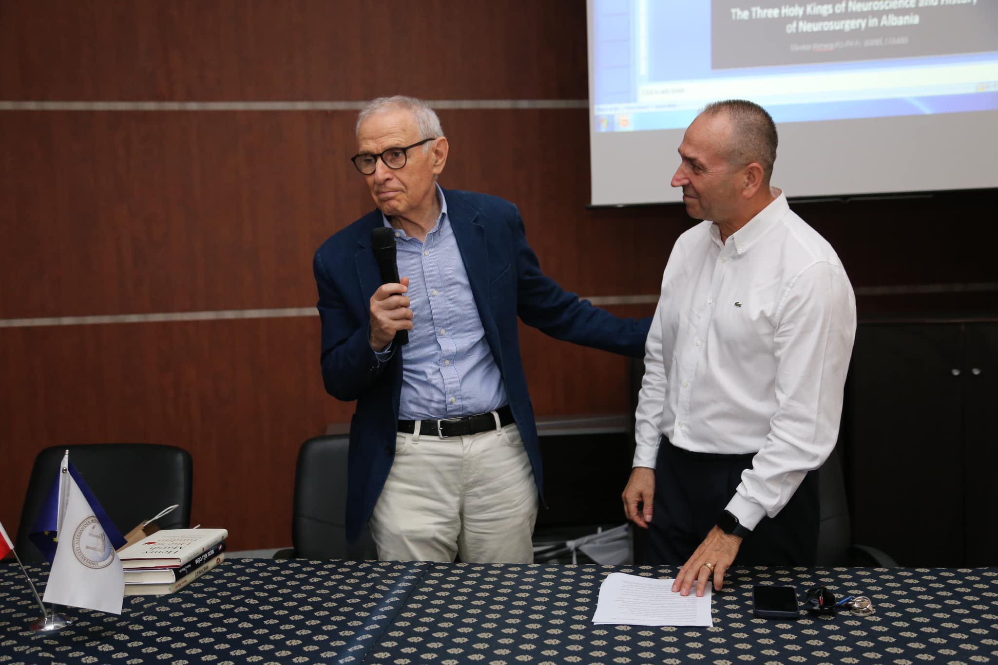 Mjeku i njohur Mentor Petrela mban ligjëratë në UAMD