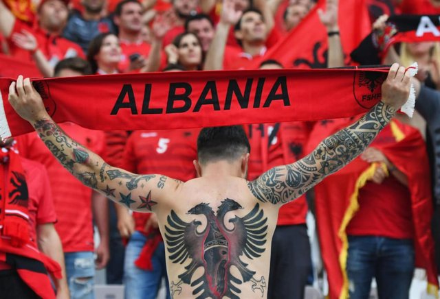 “Shqipëria ikën nga Europiani me kokën lart”/ Rama mesazh për kombëtaren: Kuqezinjtë e kryen misionin