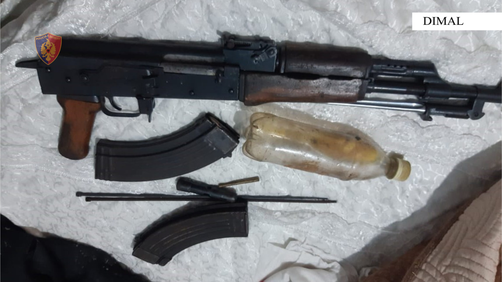 Mbante në banesë automatik dhe municion luftarak, arrestohet 51-vjeçari!