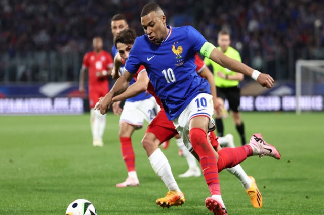 Franca, Mbappe anashkalon stërvitjen