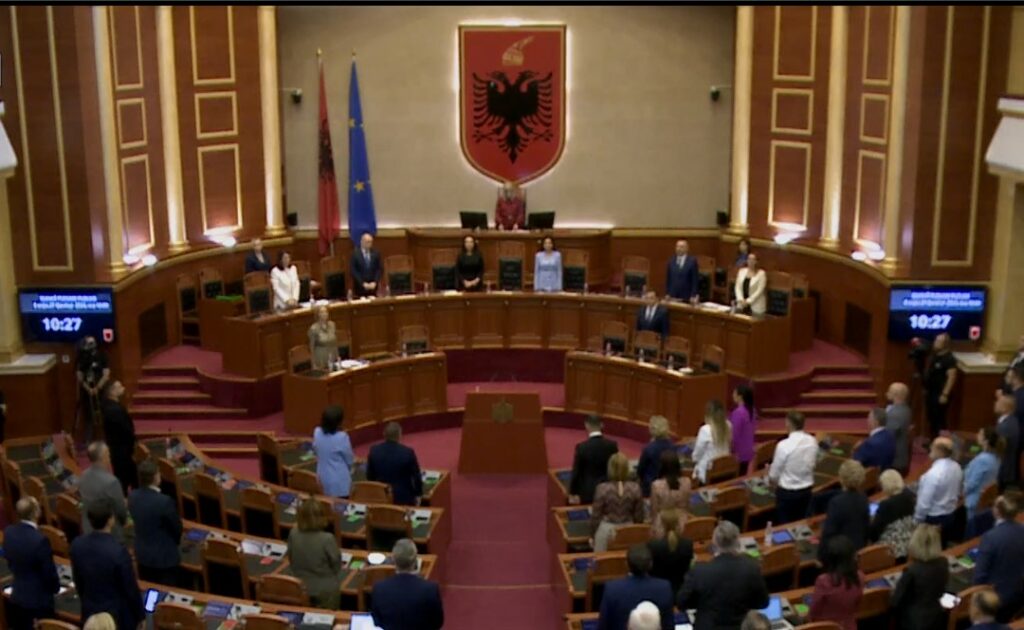 Genocidi ndaj shqiptarëve të Çamërisë, Kuvendi mban 1 minutë heshtje. Idrizi: Nuk falim e as harrojmë