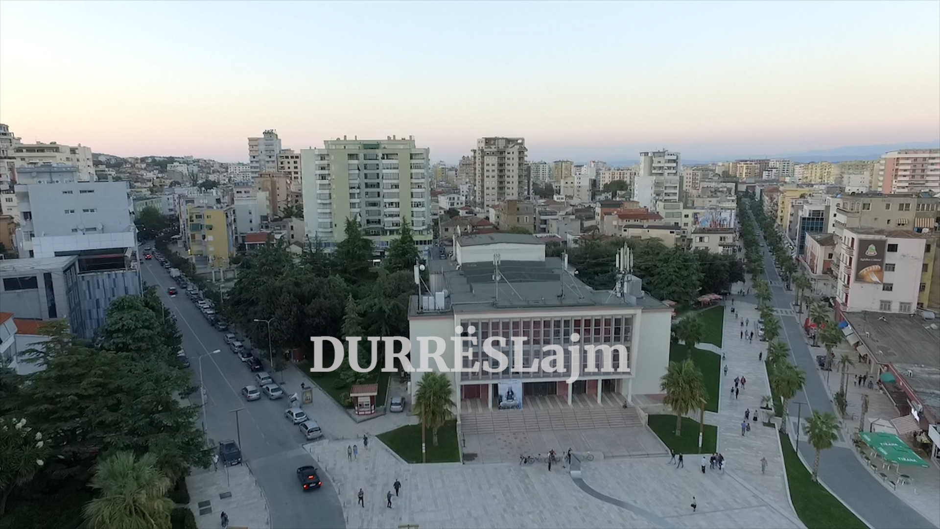 Rrugët dhe sheshet e Durrësit, ku parkimi i automjeteve do të jetë me pagesë, tarifat dhe oraret
