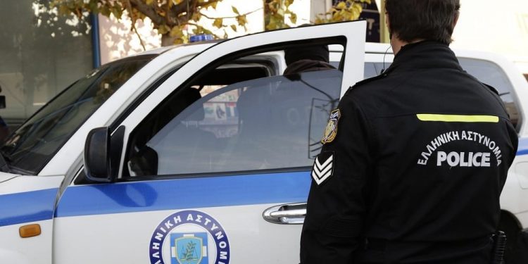 I shpallur në kërkim për tentativë vrasje arrestohet shqiptari me dy identitete në Greqi