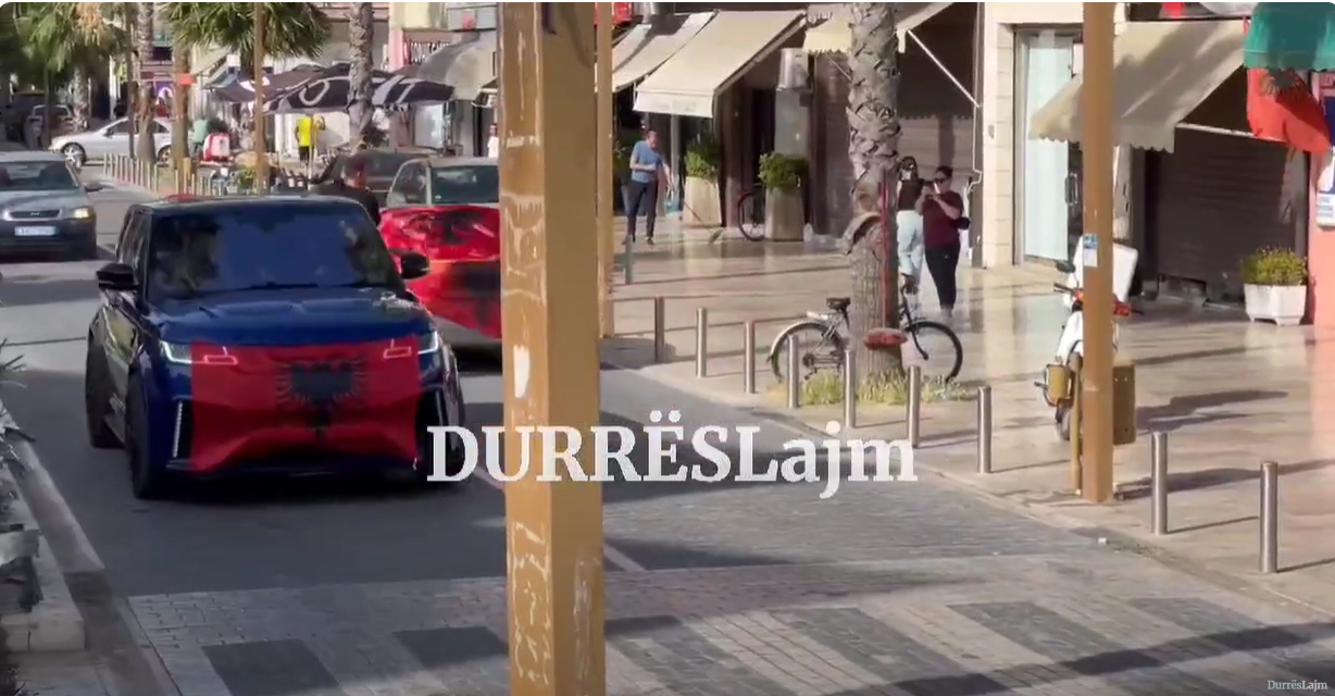 Barazimi i kombëtares me Kroacinë, nis festa në Durrës (VIDEO)