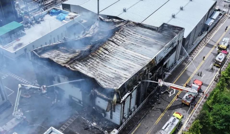 Shpërthen zjarri në fabrikën e baterive në Korenë e Jugut, 20 të vdekur