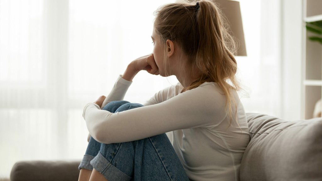 Depresioni tek gratë, nga simptomat te trajtimi, ja çfarë duhet të dini për shëndetin tuaj