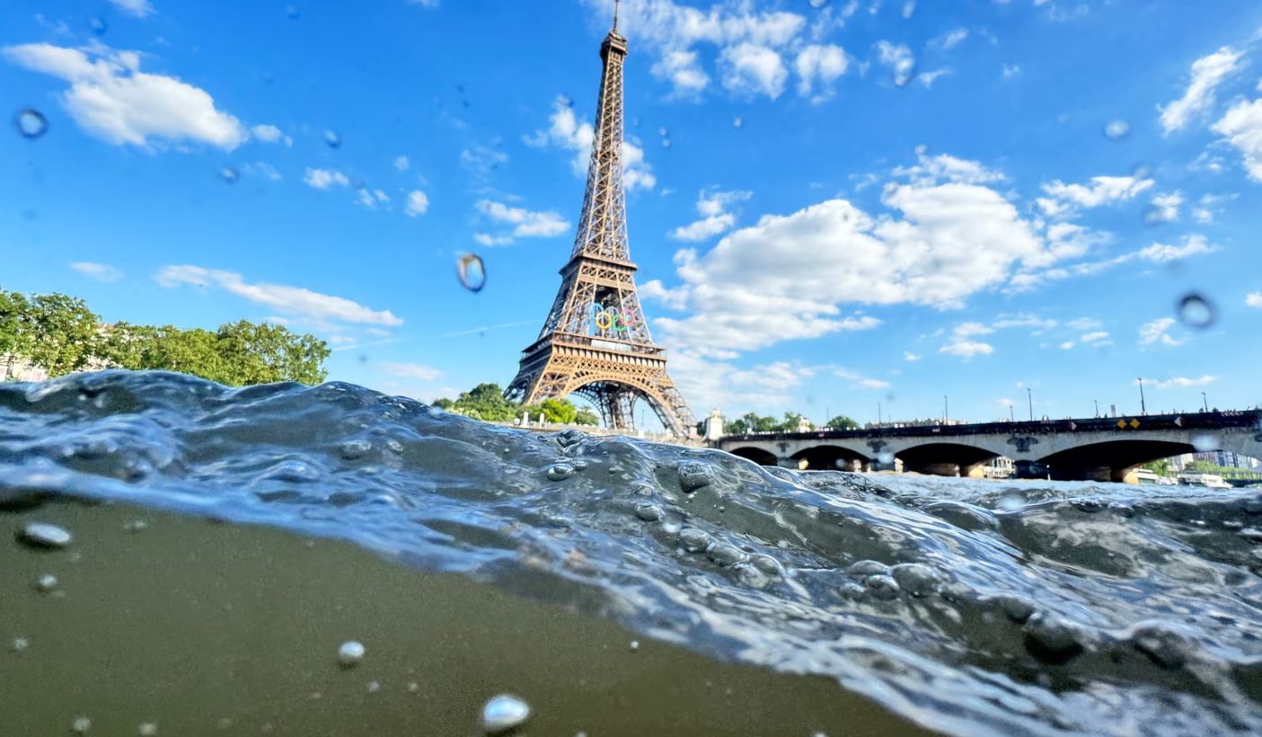 Një muaj para nisjes së Lojërave Olimpike, uji në lumin Seine në Paris jashtë standardeve! Dështojnë testet e cilësisë