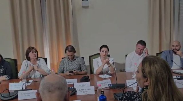 Debate të forta te “Shëndetësia”, Vokshi: Ministrja duhet të jepte dorëheqjen, jo të ishte këtu