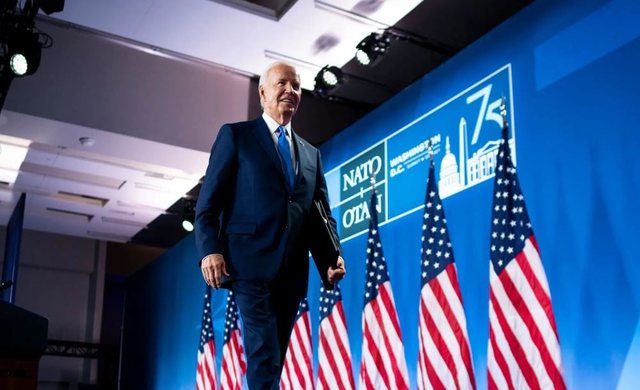 CNN zbulon prapaskenat, ja kur e mori Joe Biden vendimin përfundimtar për t’u tërhequr nga gara për president