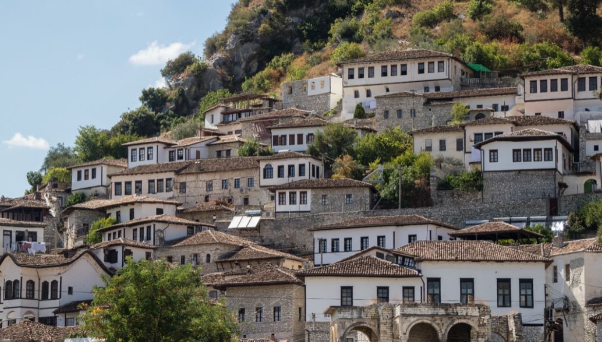 UNESCO miraton vendimet për Butrintin, Gjirokastrën dhe Beratin, vendimi për Ohrin shtyhet vitin 2025
