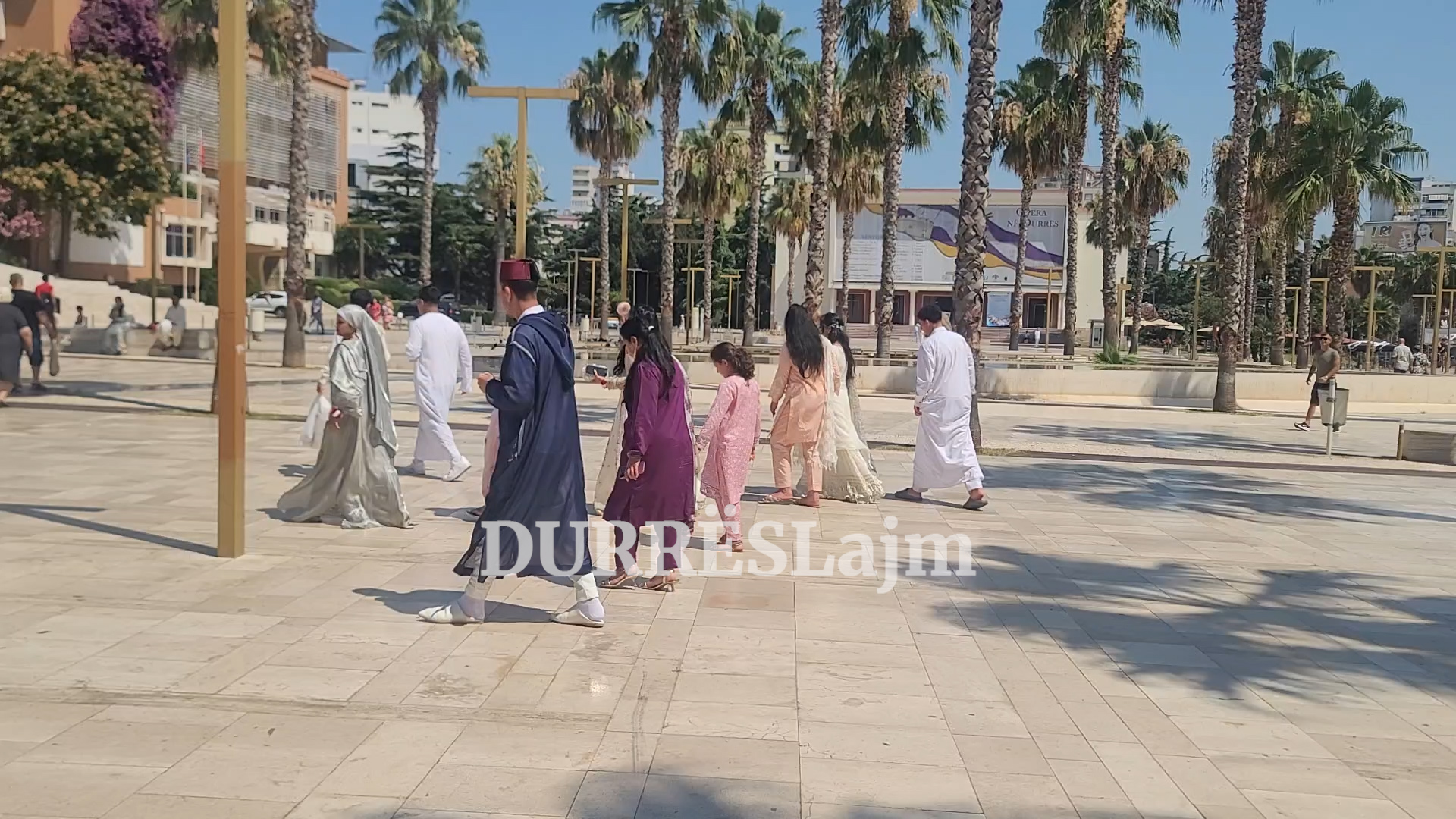 Durrësi, si destinacion për celebrimin e dasmave nga të huajt! Cilët ishin dasmorët që ngjallën kureshtje në qytet? (VIDEO)