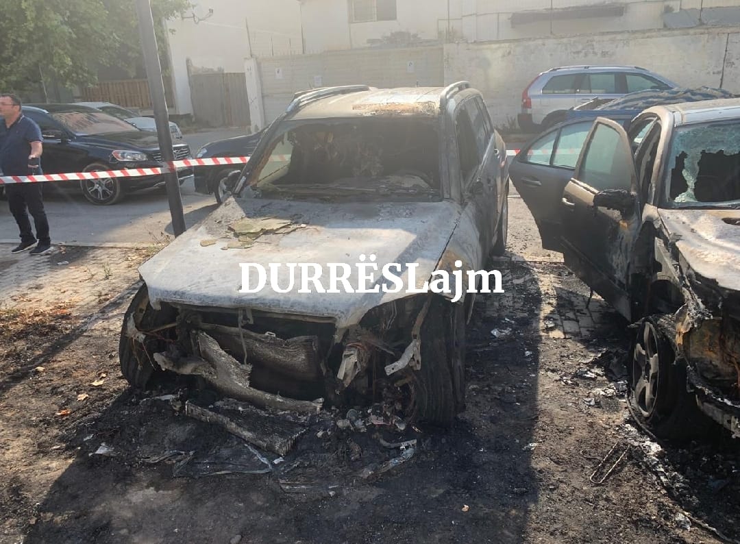Reagon policia për djegien e makinave në Durrës: Zjarri ra fillimisht te “Benz”-i i kryeinxhinierit të OSHEE-së