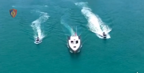 Siguria detare, Policia e Shtetit: Janë bllokuar 40 mjete lundruese, rrezikuan jetët e qytetarëve (VIDEO)