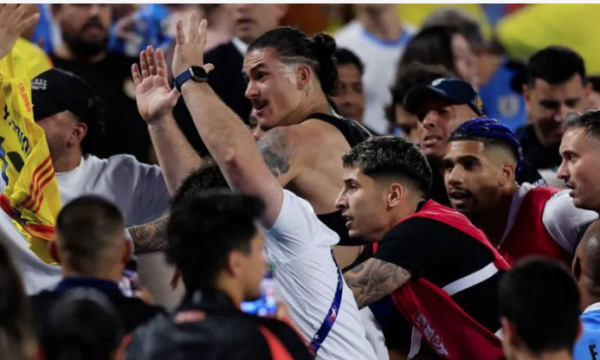 U rrah me tifozët për të shpëtuar familjen e tij në tribuna, Conmebol nis hetim për Nunez