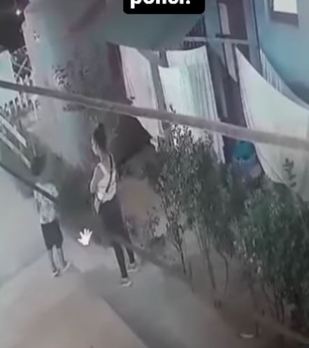 Skenë e turpshme nga një grua e re në Durrës, shihni si vjedh karrocën e fëmijës (VIDEO)
