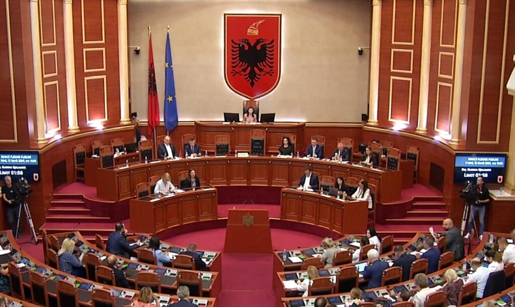 Sot Parlament, cilat janë pikat e rendit të ditës