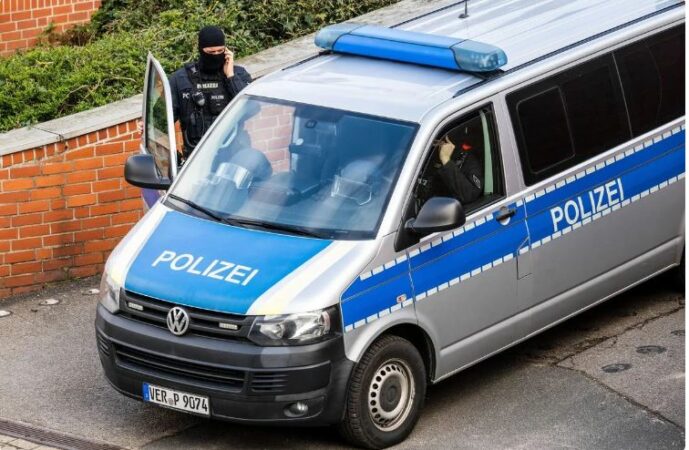 Gjermani/ Burri sulmon njerëzit me acid, 9 të plagosur