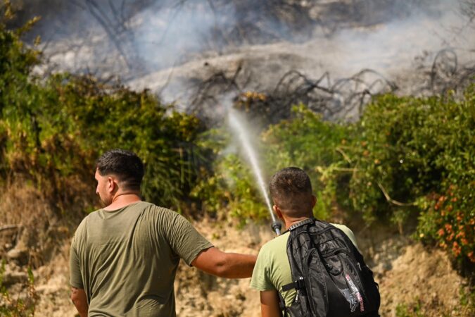 Situata e zjarreve në Shqipëri, vetëm 3 vatra aktive/ Vengu: Mirënjohje për strukturat operacionale