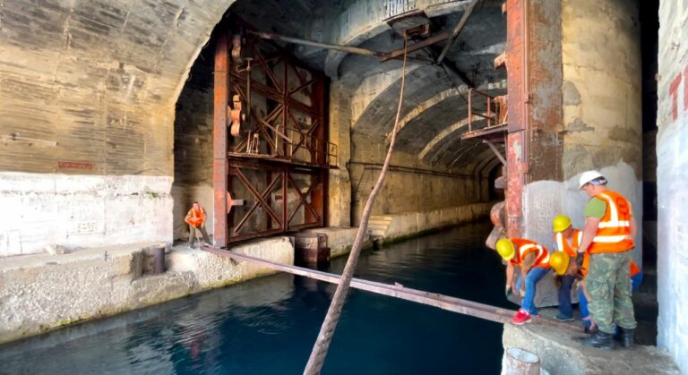 Rama nxjerr pamjet nga hapja e tunelit nënujor në Porto Palermo