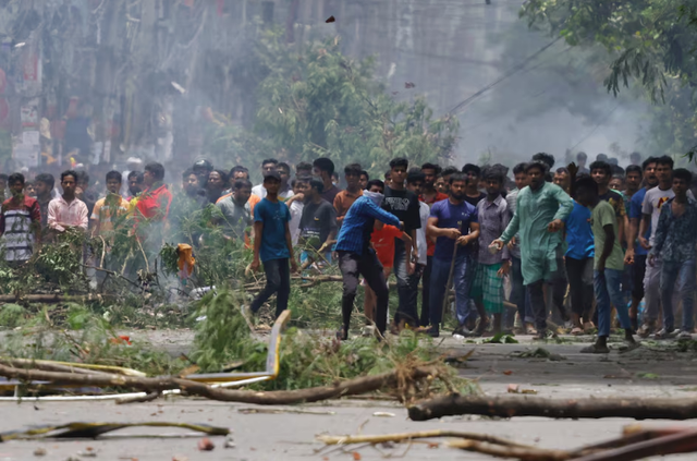 Protestat antiqeveritare në Bangladesh, të paktën 50 të vdekur