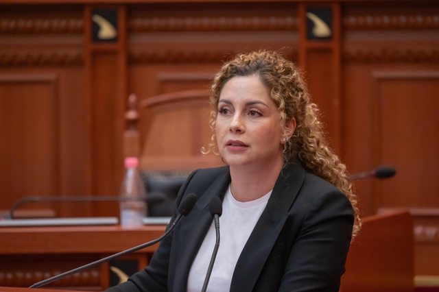 PD kërkon seancë të jashtëzakonshme të parlamentit për mandatin e Olta Xhaçkës