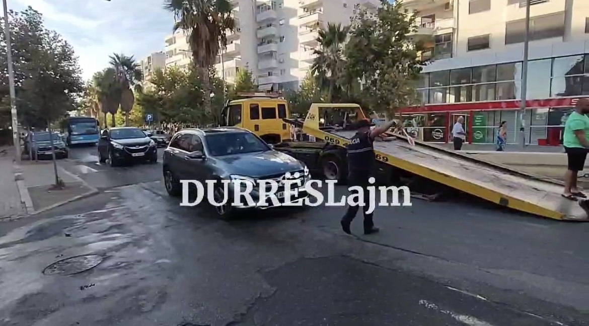 Trafik i rënduar në zonën e plazhit në Durrës, çfarë e shkaktoi? (VIDEO)
