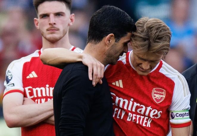 E pabesueshme! Trajneri Arteta punësoi hajdutë, që t’u vidhnin celularët lojtarëve të Arsenalit