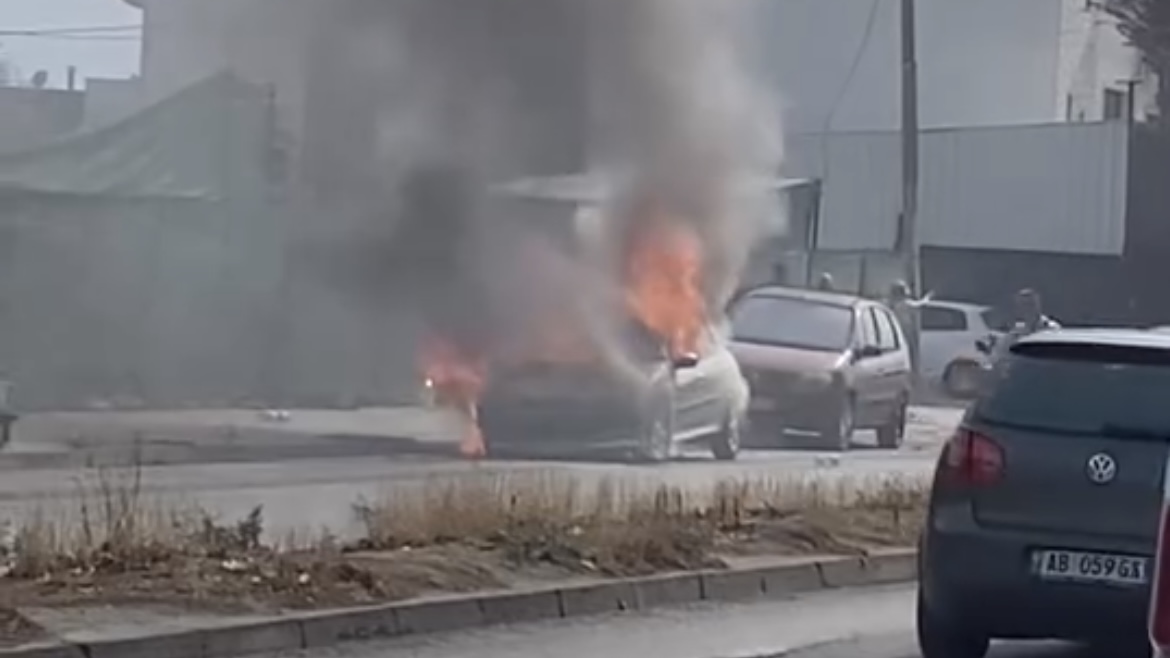 Shkrumbohet makina në Nishtulla, zjarrvënie e qëllimshme? (VIDEO)