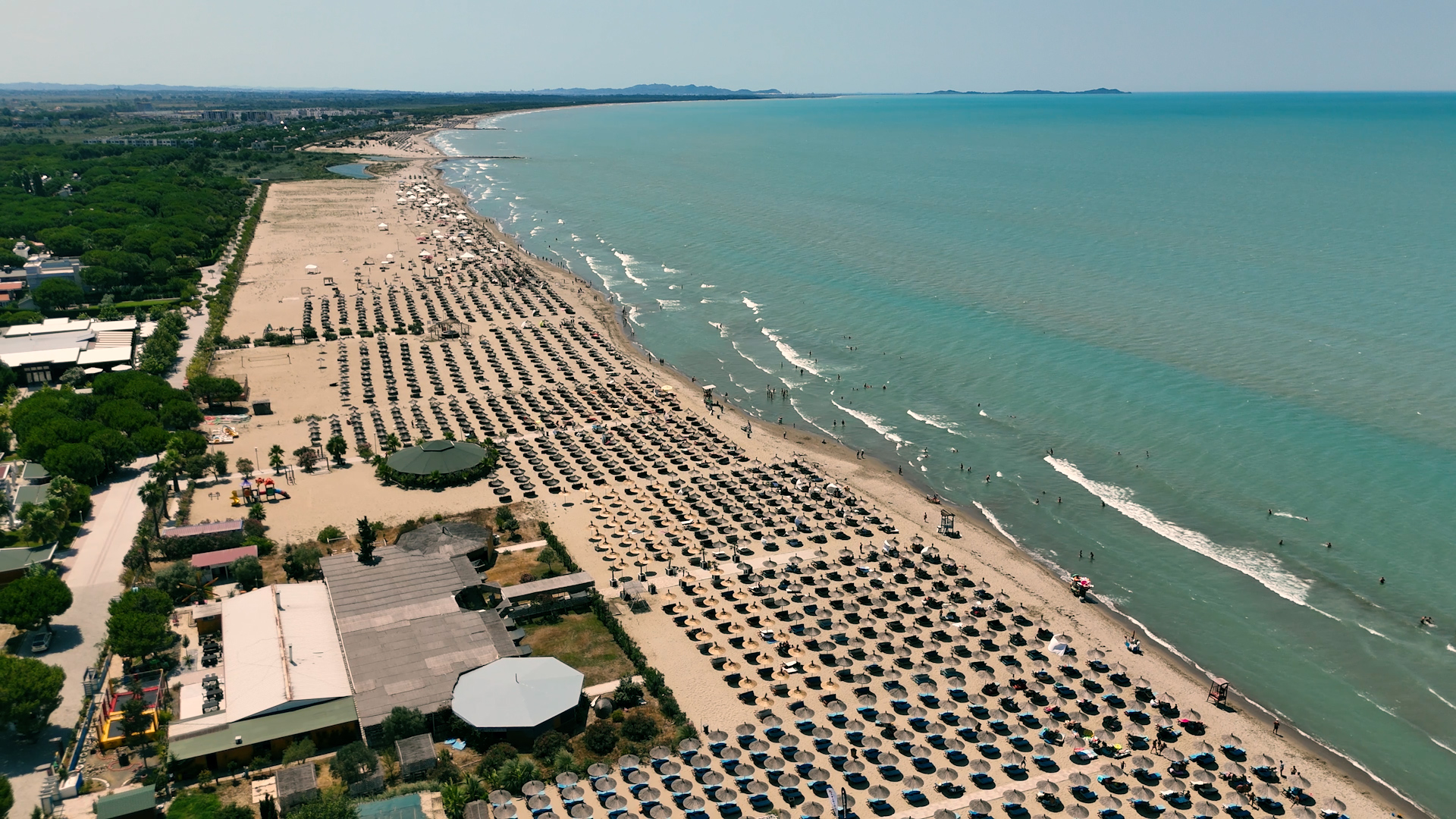 Some very simple reasons why everyone chooses the beach of Durrës for vacation (VIDEO)