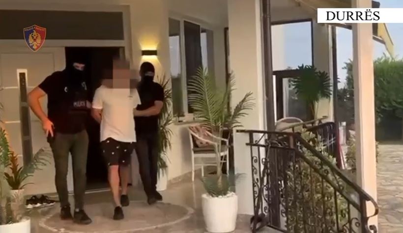 Plagosi kushëririn në Shënvlash, arrestohet pas 3 muajsh 33-vjeçari në Durrës (VIDEO)