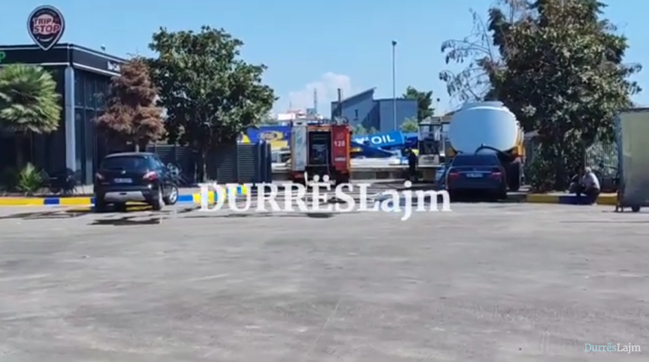 Përfshihet nga flakët autoboti me karburant në autostradën Durrës-Tiranë, plagoset shoferi (VIDEO)