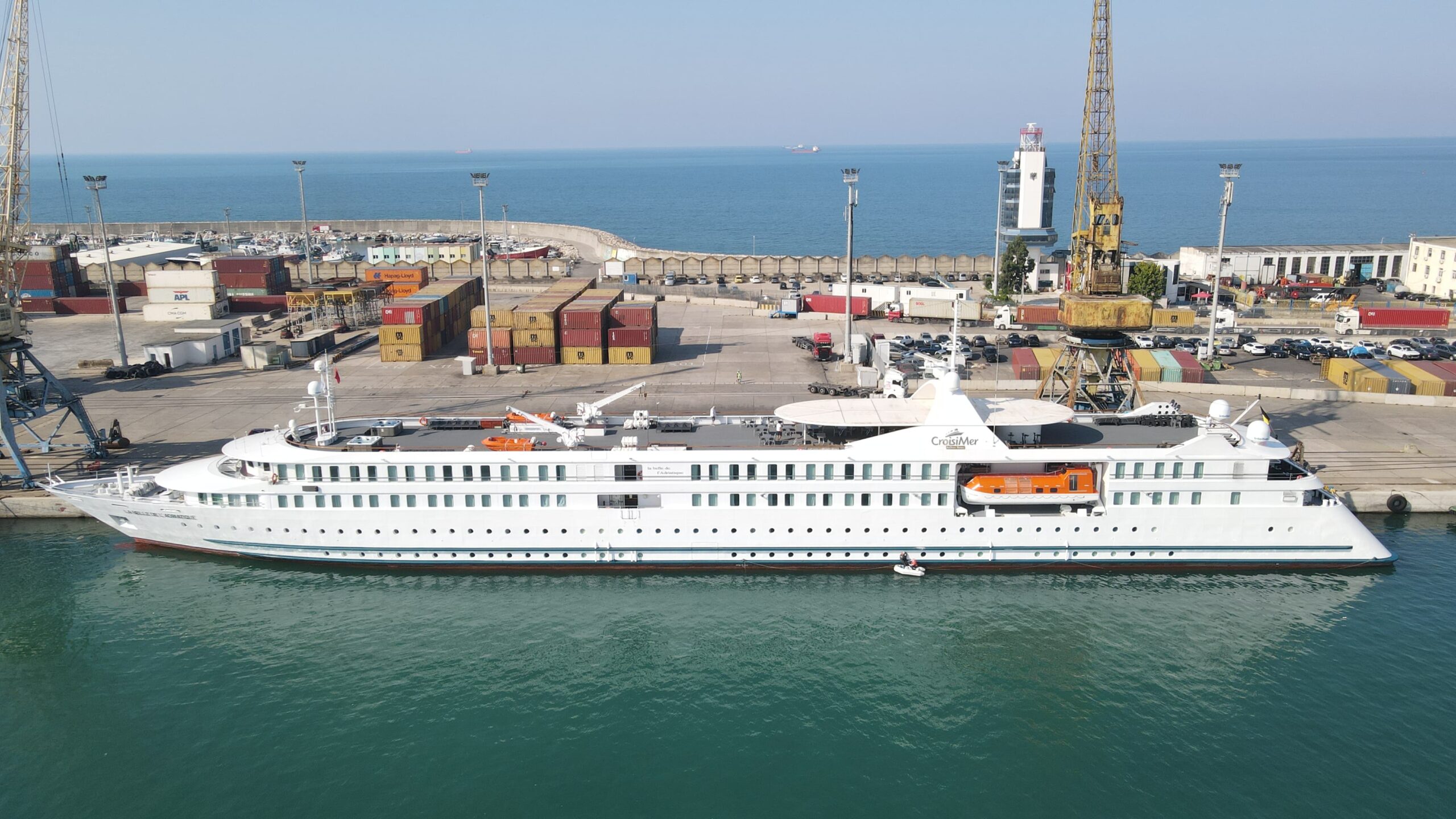 &#8220;Bukuroshja e Adriatikut&#8221; ndalet sërish në Durrës, sjell 121 turistë francezë (FOTO)