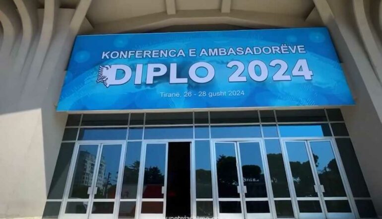 Mbahet sot Konferenca e Ambasadorëve “Tirana Diplo 2024”/ Nga sfidat e diplomacisë shqiptare te sfidat rajonal, çfarë pritet të diskutohet