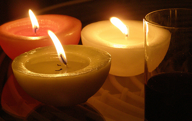 Qirinjtë aromatikë ju japin ndjenjë relaksi, por janë edhe të dëmshëm! Ja rreziqet që i kanosin shëndetit tuaj