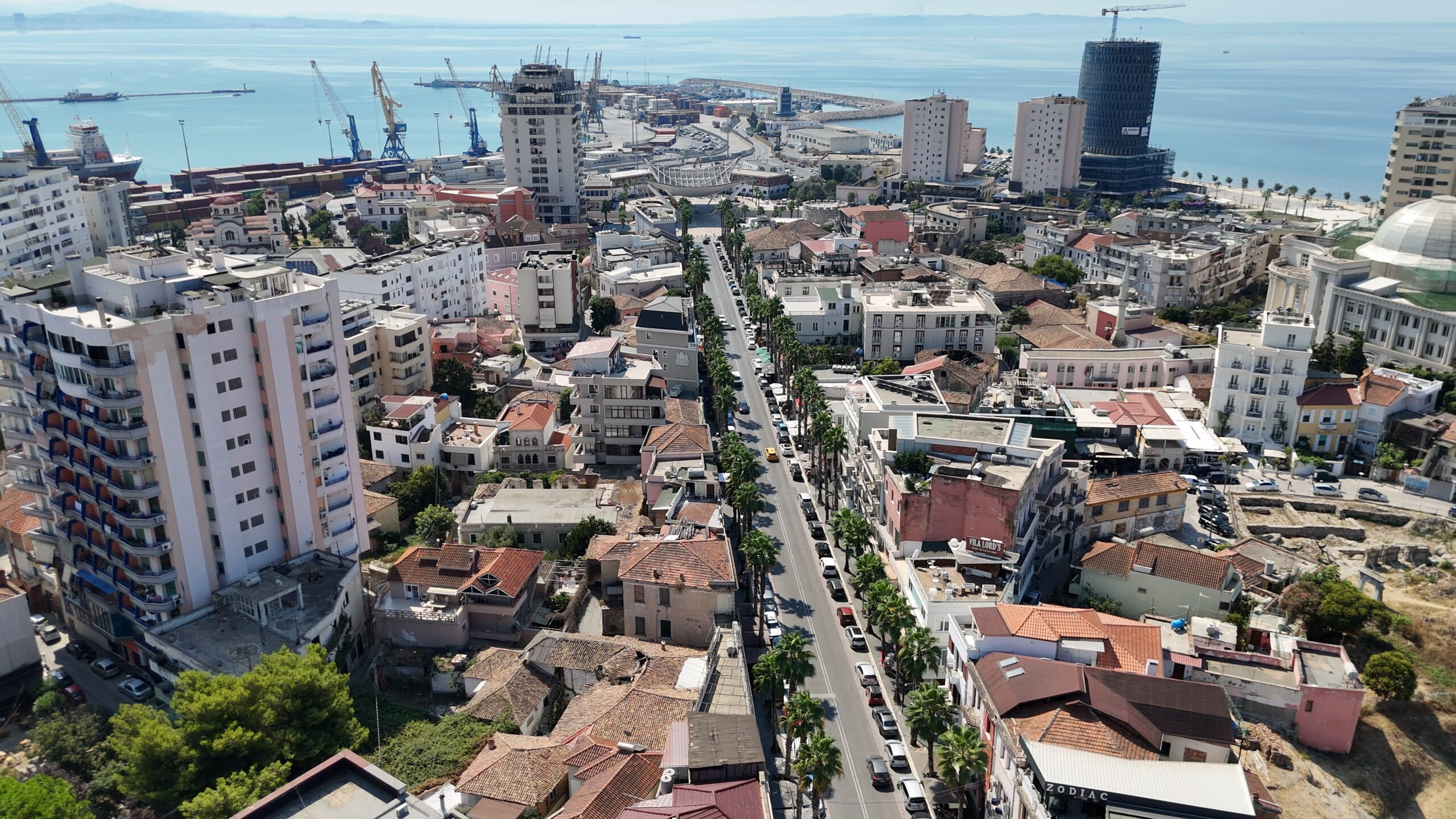 Jo më kot Durrësi është kryeqytet i turizmit, cilat janë disa nga hotelet me stilin më unik (VIDEO)