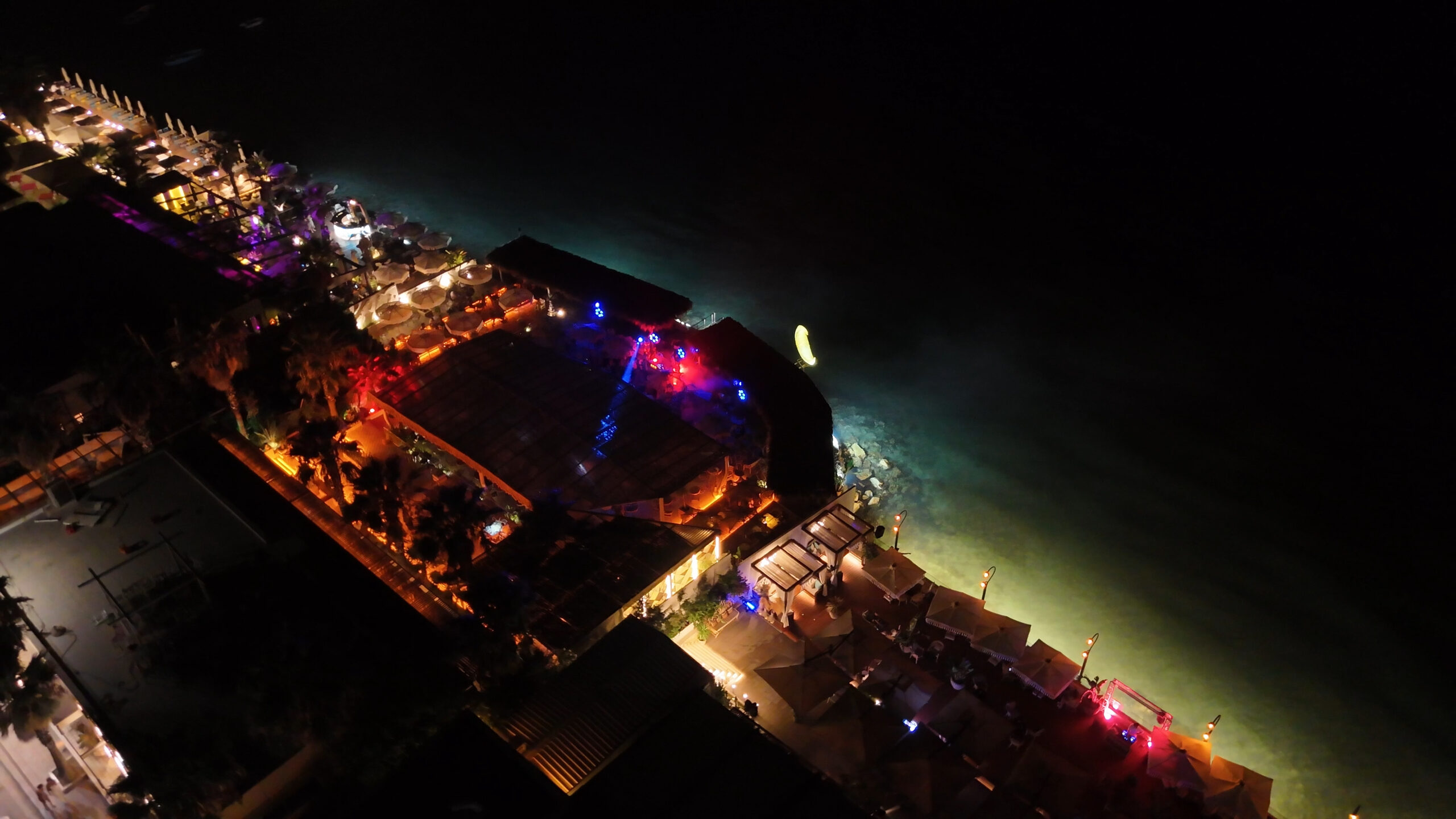 Which are some of the best nightlife venues in Durrës?