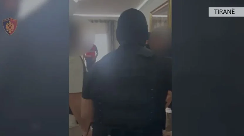 Plagosi me armë zjarri tre persona në kryeqytet, arrestohet në një hotel në Kukës 32-vjeçari